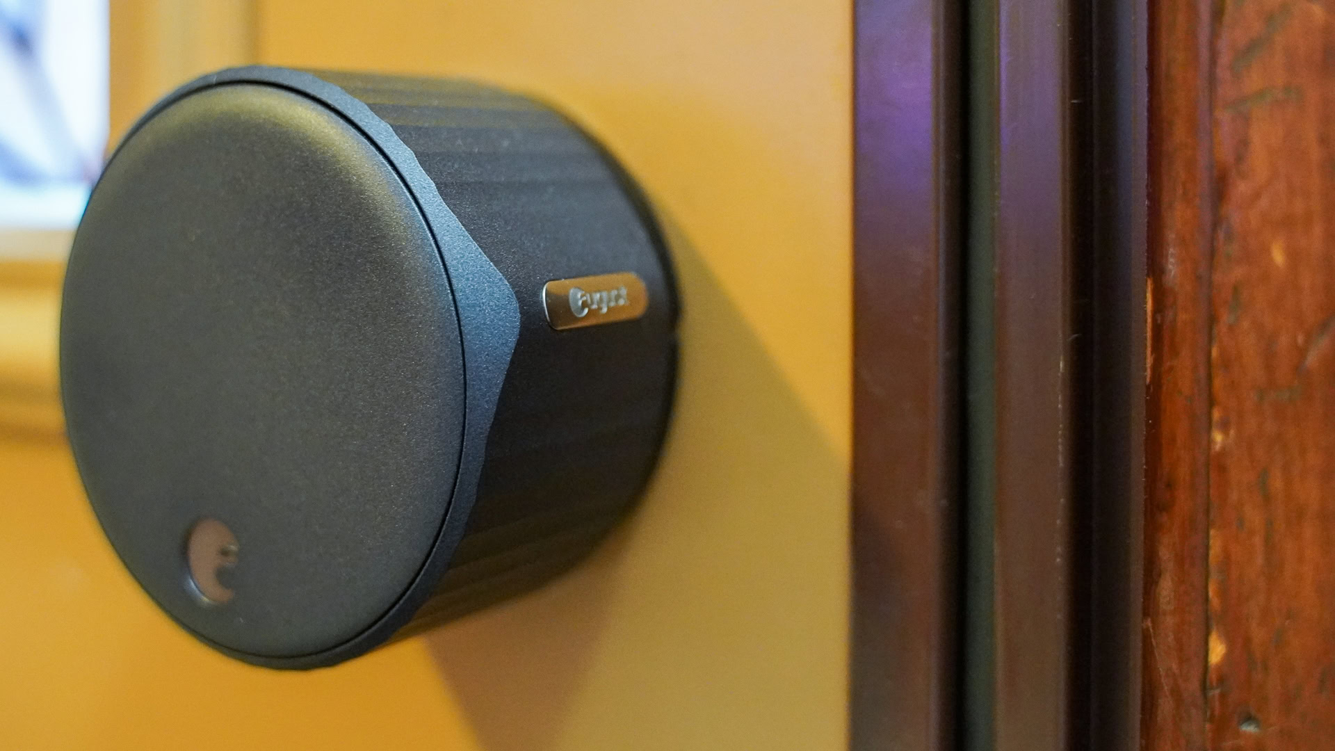 August smart lock side profile August smart lock side profile