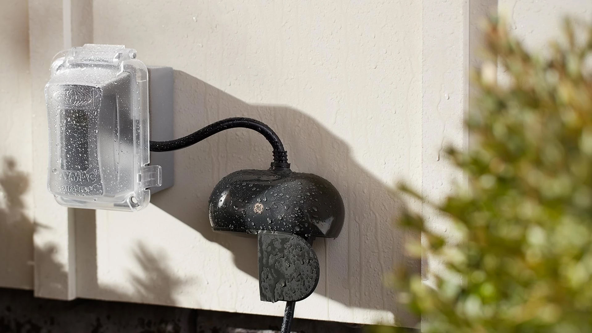 GE CYNC Outdoor Smart Plug getting wet GE CYNC Outdoor Smart Plug getting wet