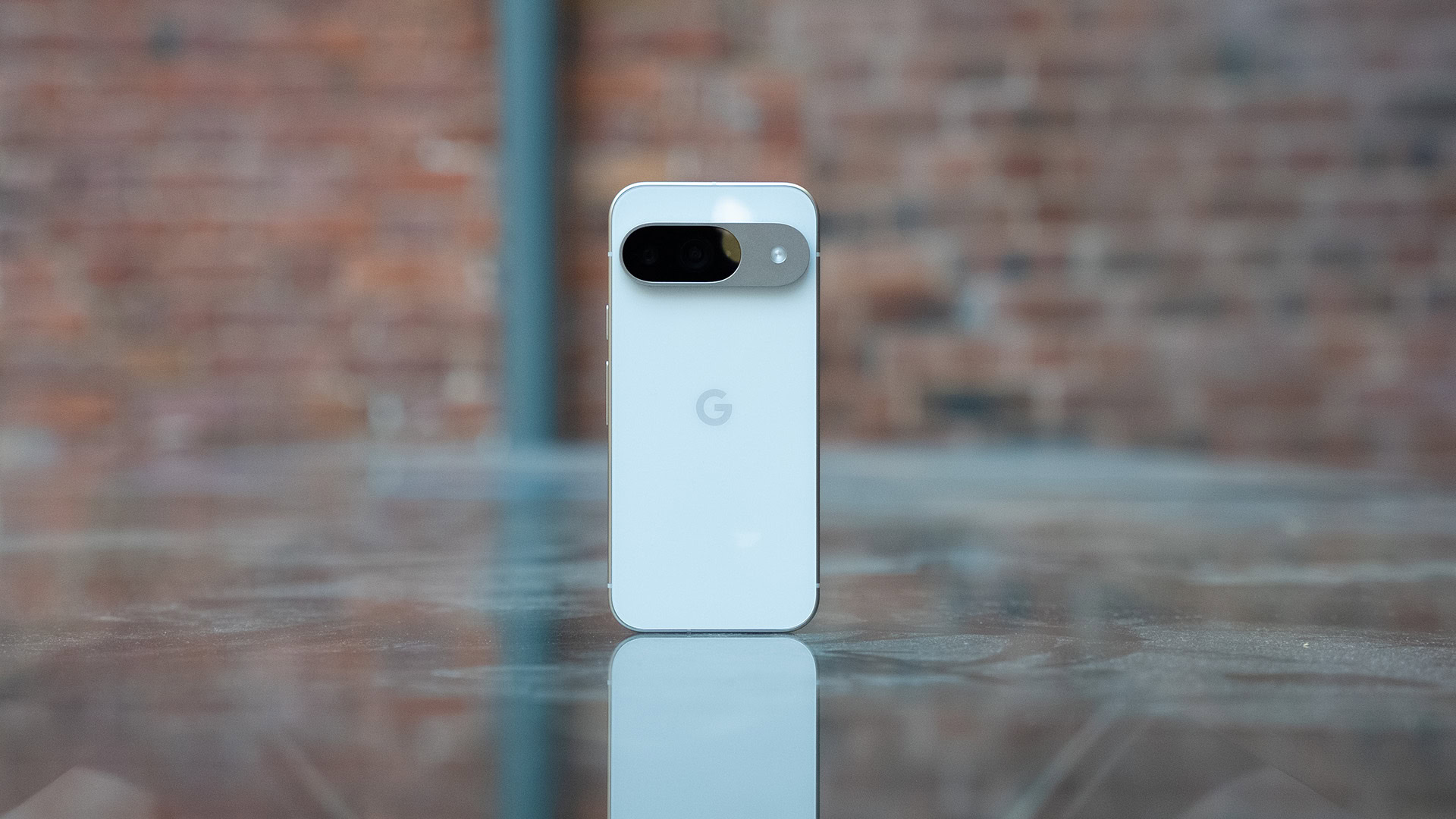 Goolge Pixel 9 Porcelain rear Goolge Pixel 9 Porcelain rear
