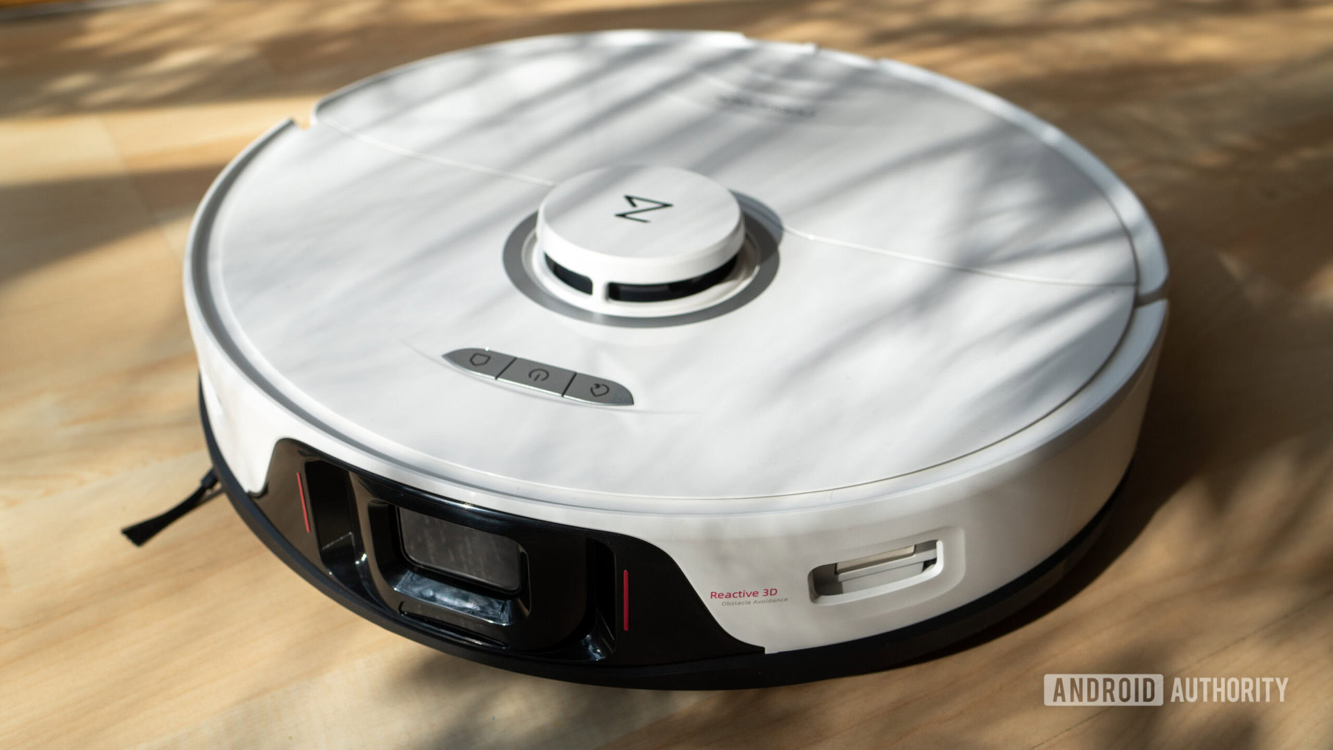 Roborock S8 Pro Ultra robot vacuum top right angle view Roborock S8 Pro Ultra robot vacuum top right angle view