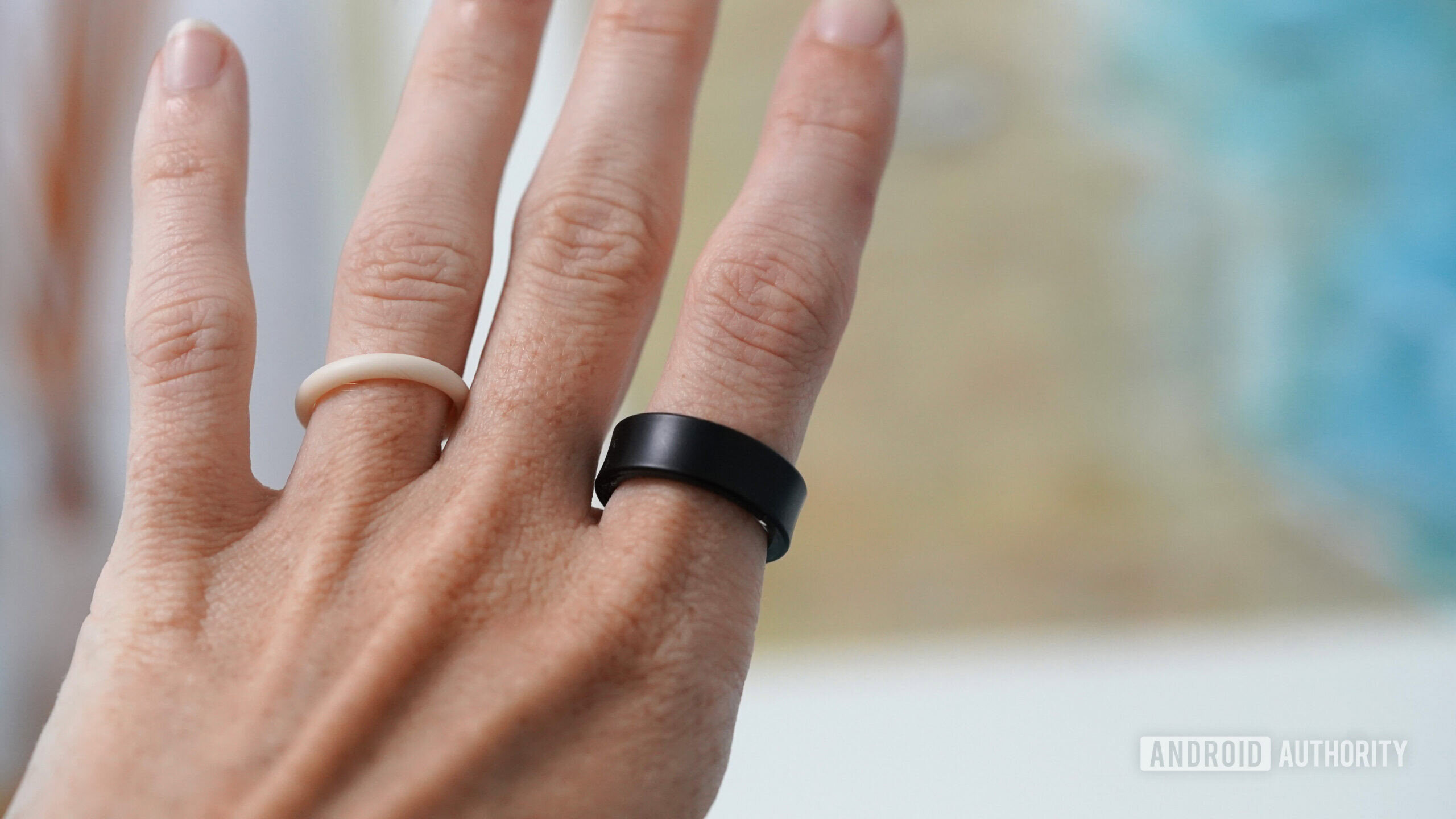 Samsung Galaxy Ring Index Finger A user wears their Samsung Galaxy Ring on the index finger.