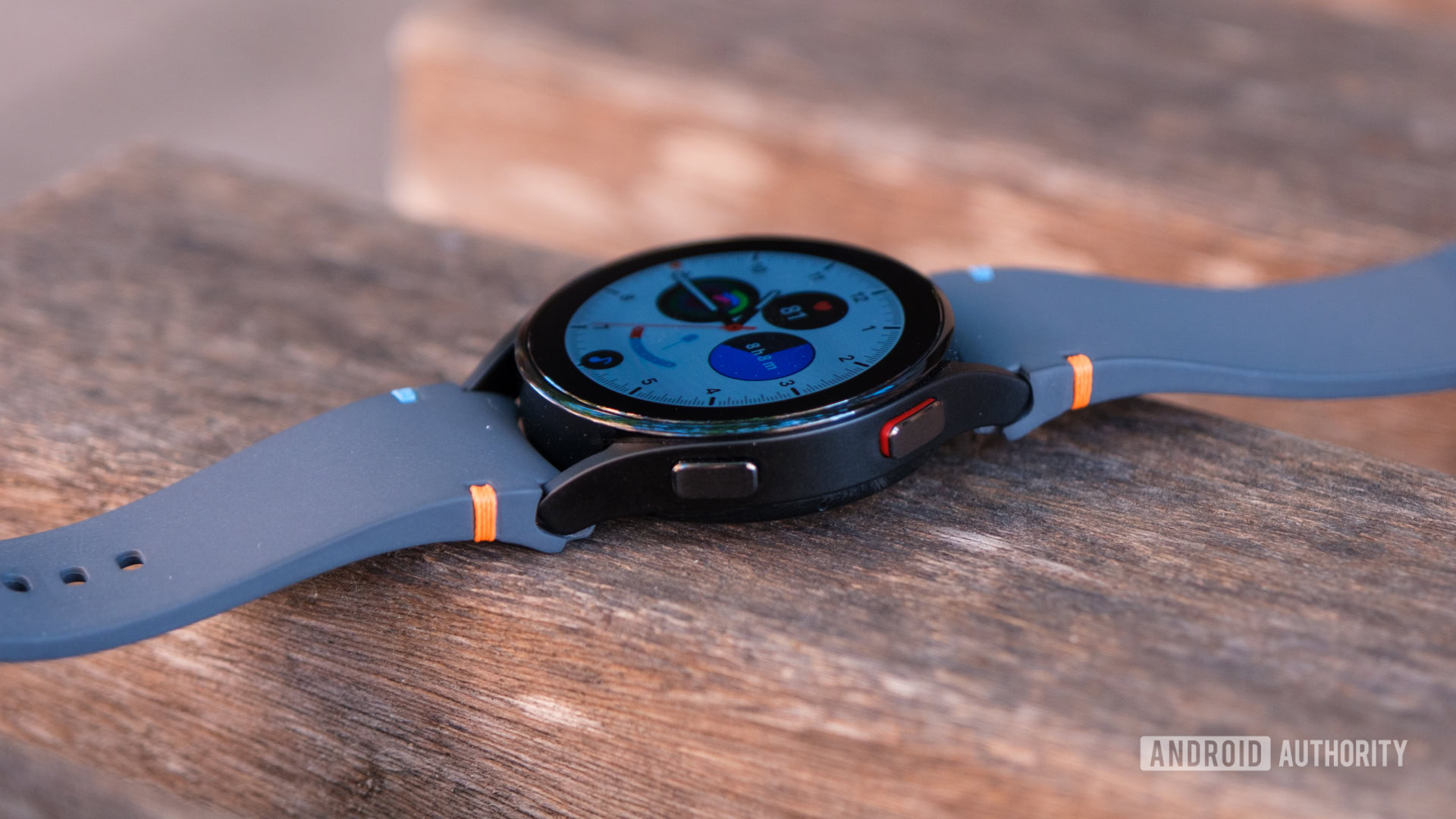 Samsung Galaxy Watch FE buttons from the side Samsung Galaxy Watch FE buttons from the side