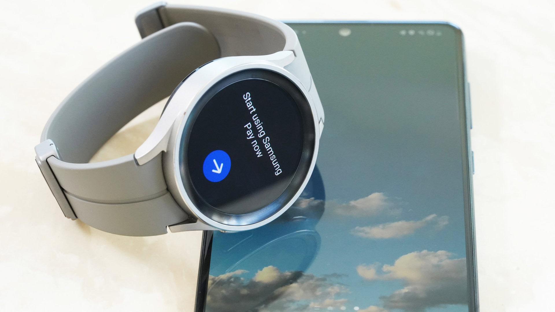 Samsung Galaxy Watch 5 Pro Samsung Pay A Samsung Galaxy Watch 5 Pro displays a Samsung Pay prompt screen.