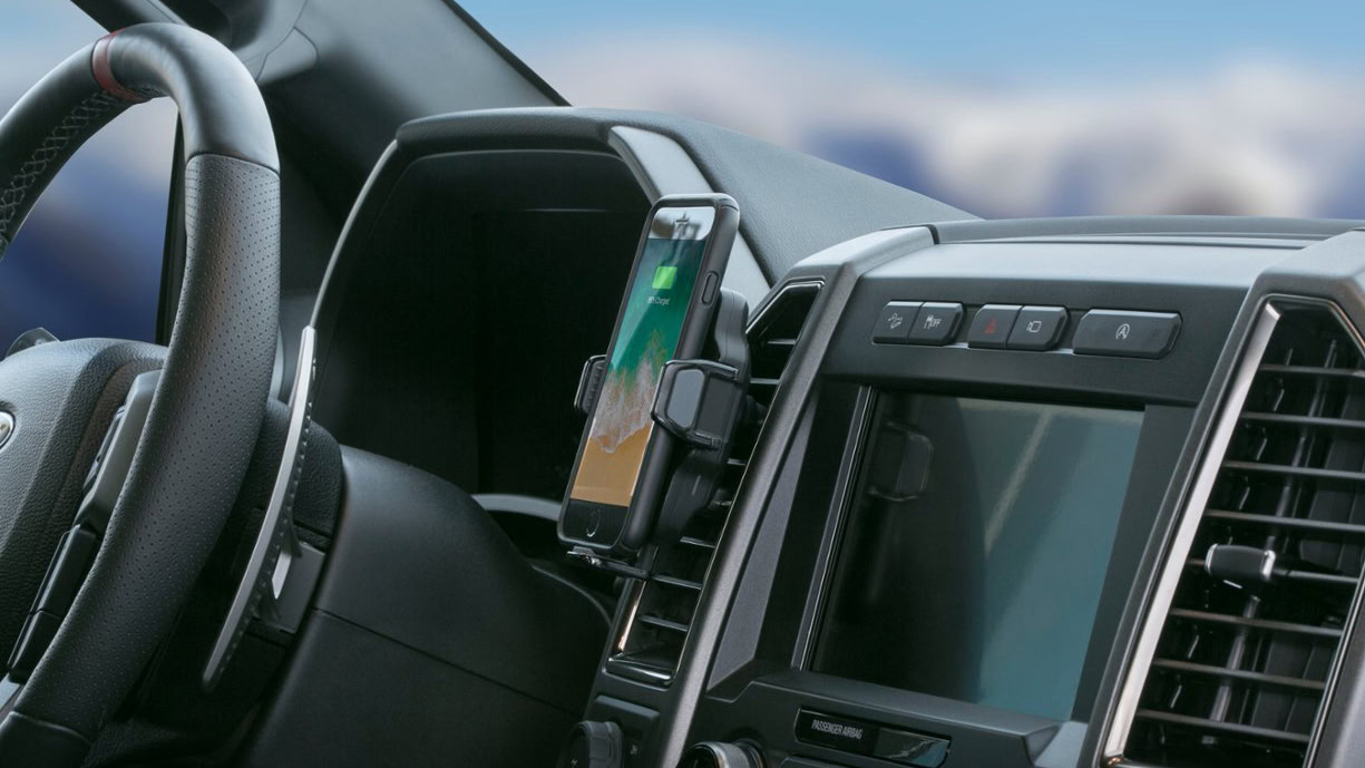 Scosche 10W Qi smartphone car mount Scosche 10W Qi smartphone car mount
